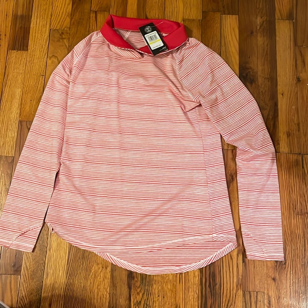 🎉NWT Under Armour Pull Over Red Stripped!